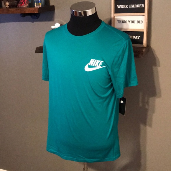 turquoise nike shirt mens